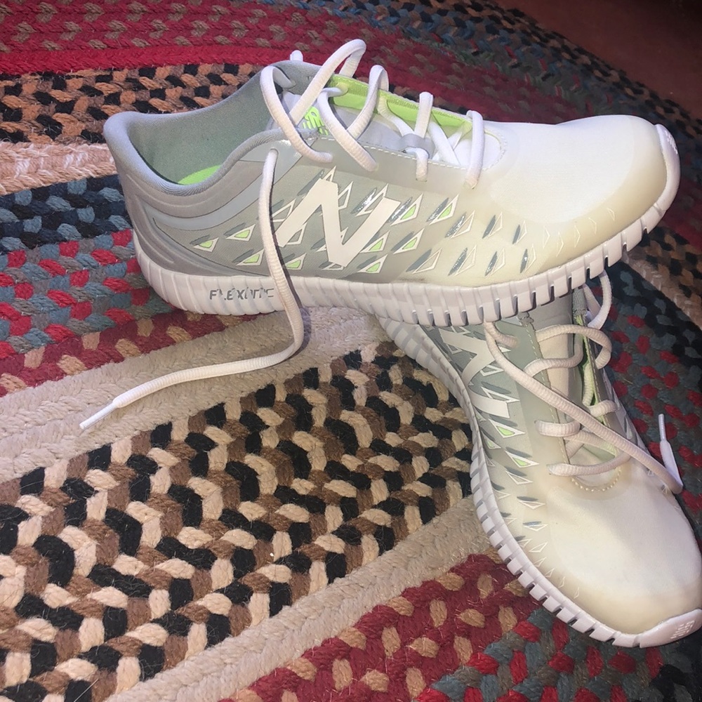 Brand new New balance flex zone sneakers